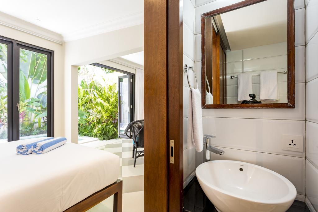 Villa Zak Seminyak Buitenkant foto